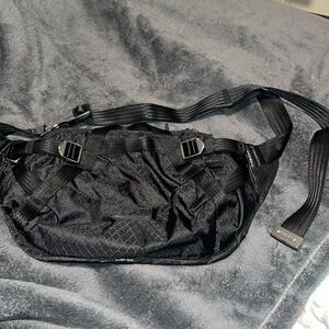 Excursion large belt bag